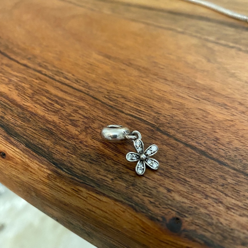 Pandora Dangle Charm Daisy Sterling Silver - Picture 3 of 4